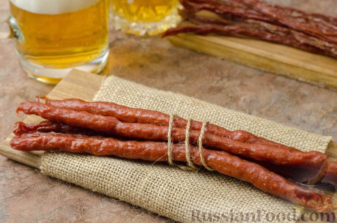 Фото до рецепту: закуски ковбаси (ривки) із свинячого фаршу м'яса