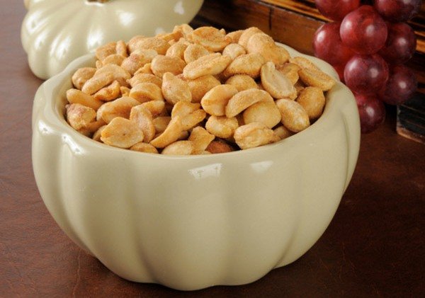 Salted_nuts_beer_snacks
