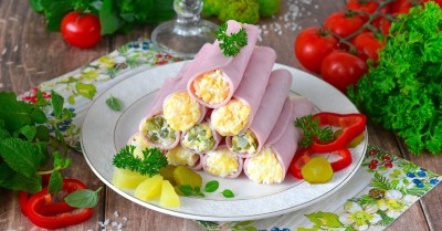Рани з шинки з різними начинками