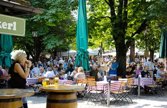 найкращі пивоварні Мюнхена Biergarten am Viktualienmarkt де пити пиво