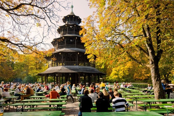 найкращі пивоварні Мюнхена Chinesischer Turm де пити пиво