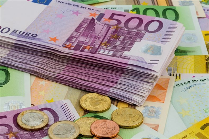 Імпорт валюти в Україну